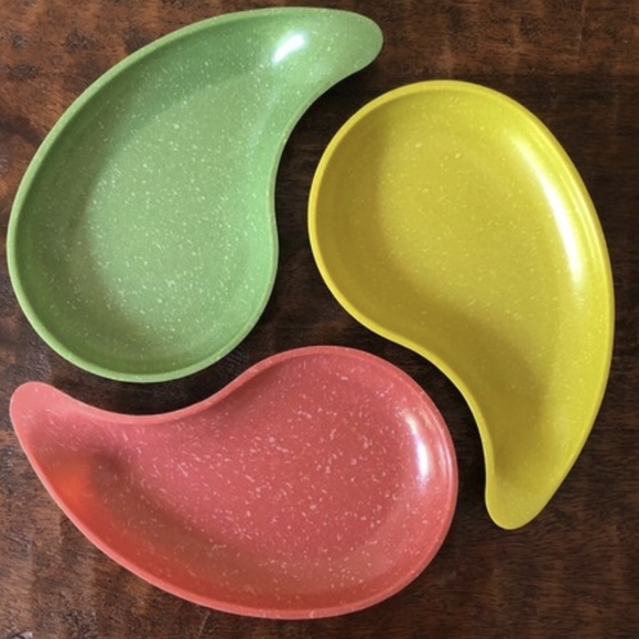 Vintage Teardrop Shaped Speckled Malamine Snack Dish Set by West Bend - Picture 2 of 8